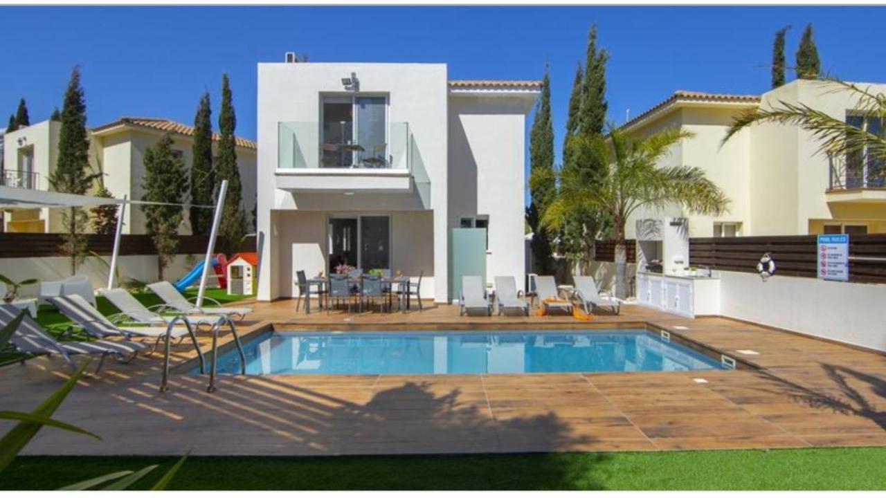 Tsokkos Family Villa - Pool Garden 2' Walk To Beach Protaras Dış mekan fotoğraf