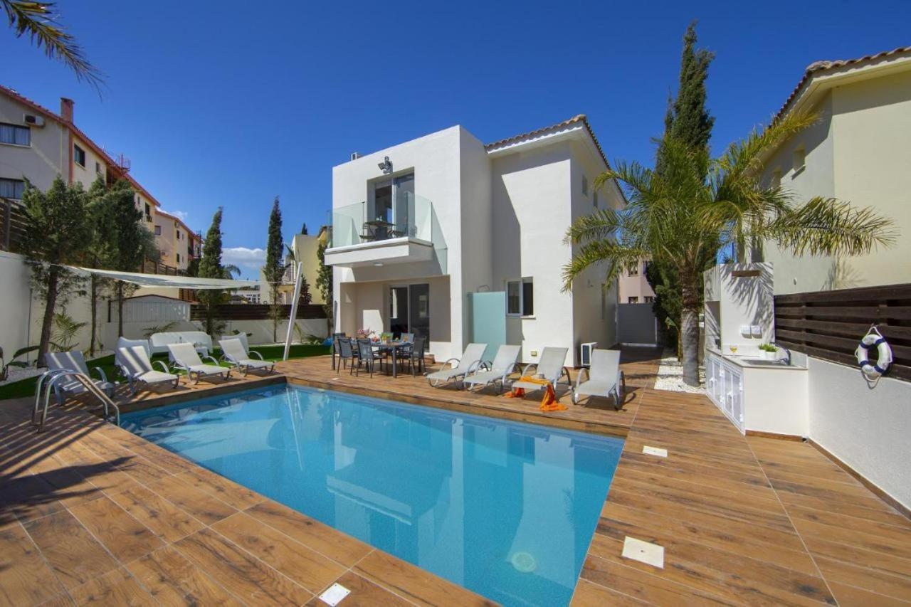 Tsokkos Family Villa - Pool Garden 2' Walk To Beach Protaras Dış mekan fotoğraf