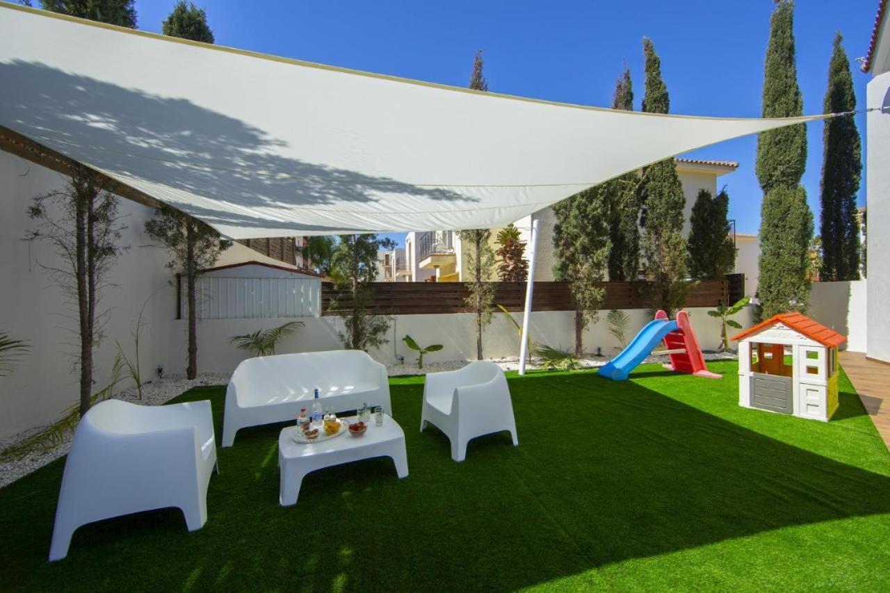 Tsokkos Family Villa - Pool Garden 2' Walk To Beach Protaras Dış mekan fotoğraf