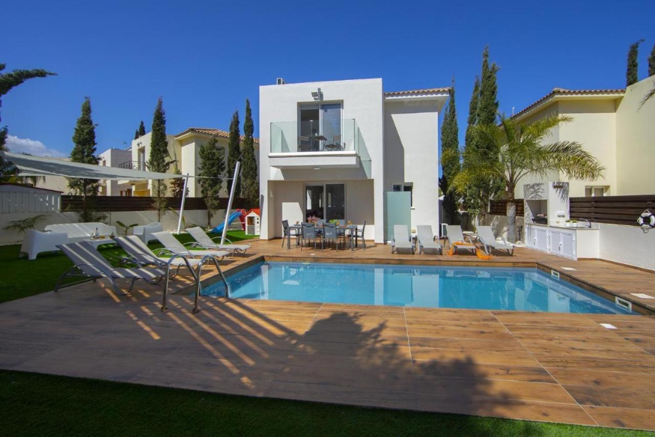 Tsokkos Family Villa - Pool Garden 2' Walk To Beach Protaras Dış mekan fotoğraf