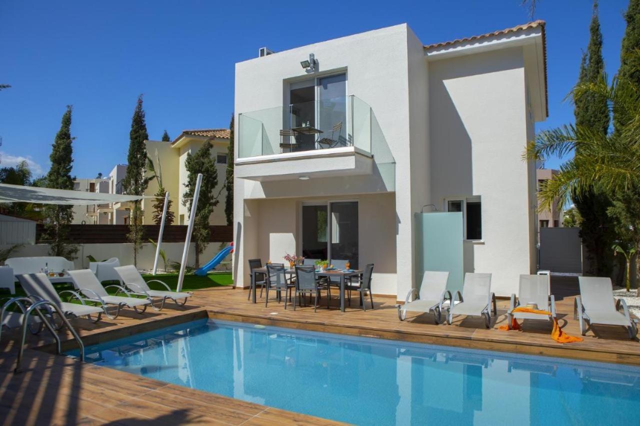 Tsokkos Family Villa - Pool Garden 2' Walk To Beach Protaras Dış mekan fotoğraf
