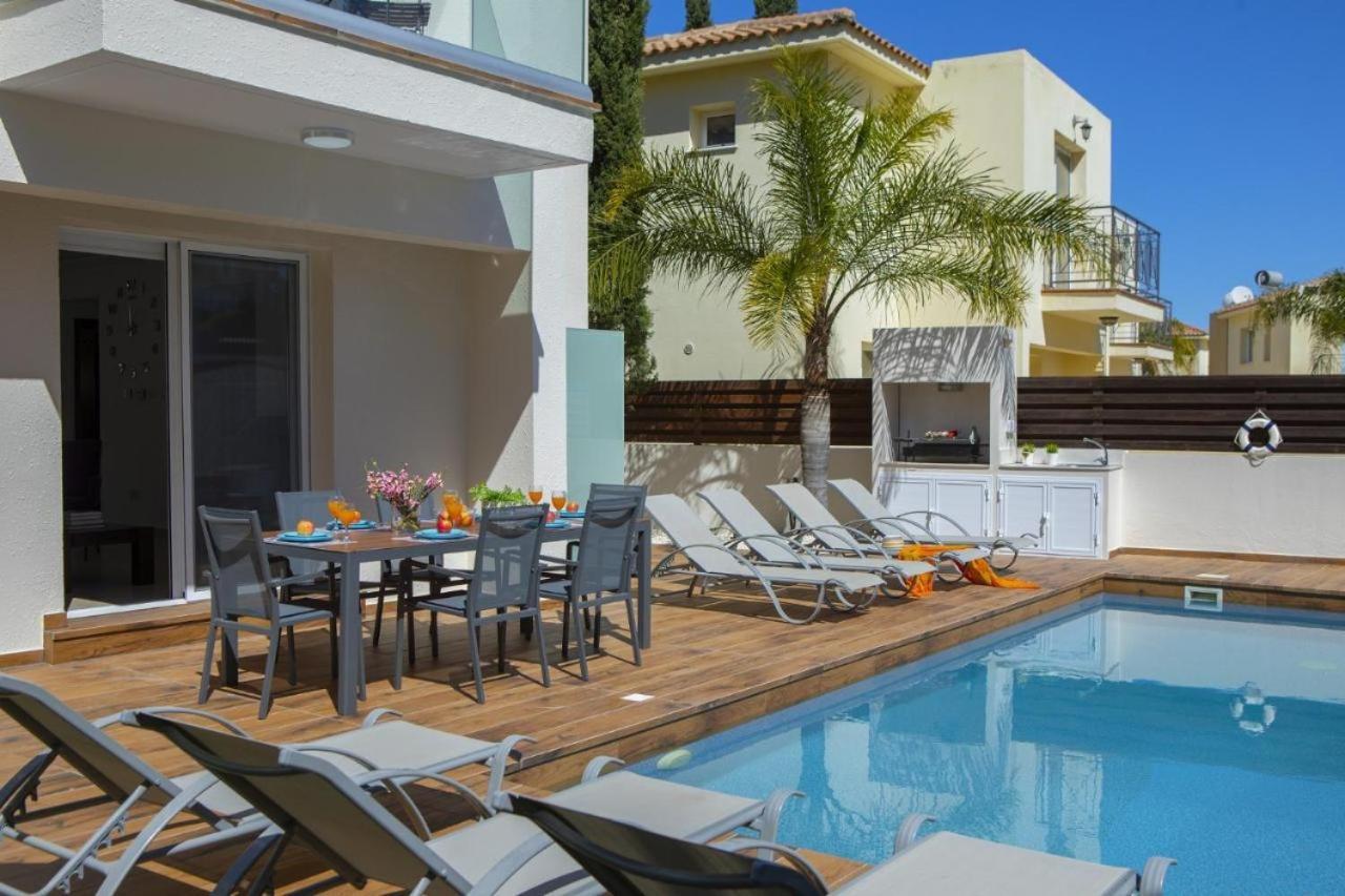 Tsokkos Family Villa - Pool Garden 2' Walk To Beach Protaras Dış mekan fotoğraf